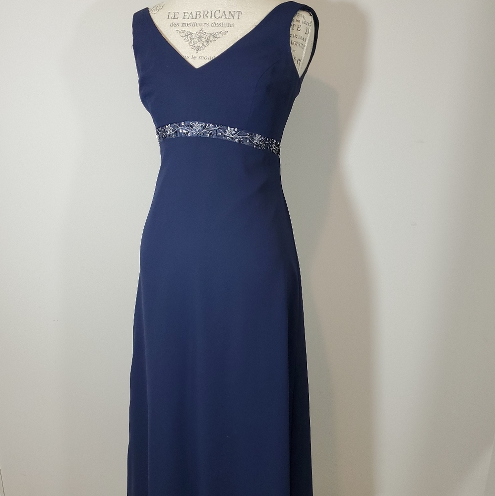 Michelangelo gown size 4 not altered